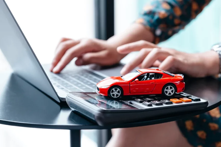 woman coming up with an automotive seo stratey